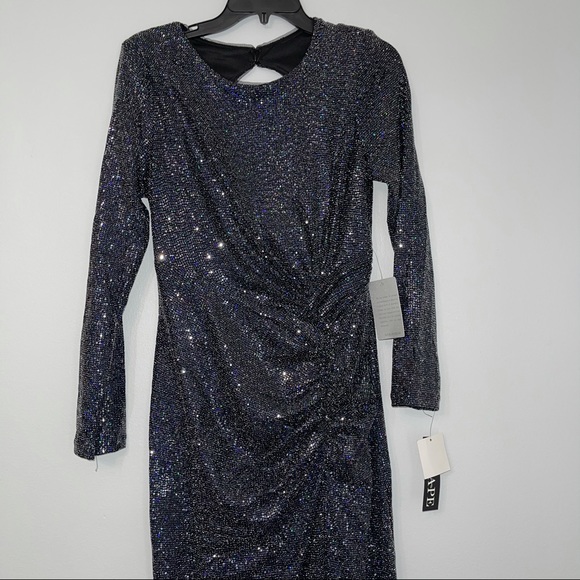 Xscape Kyhle Back Cutout Long Sleeve Gown - Picture 11 of 16